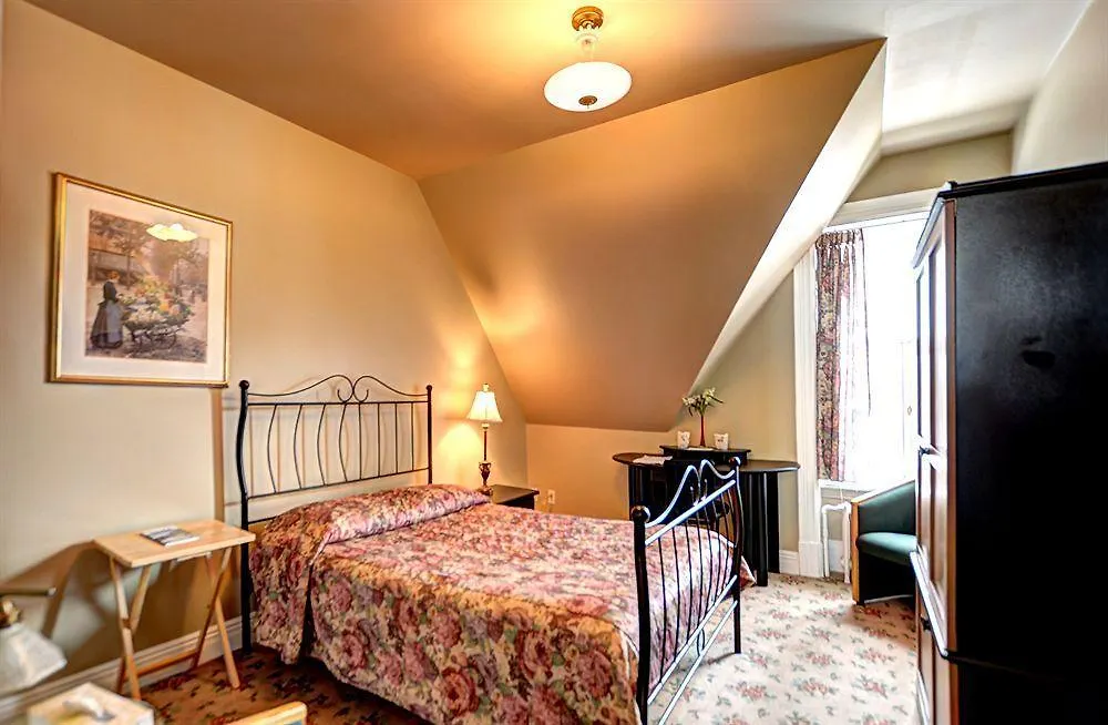 Hotel Manoir Vieux-Quebec